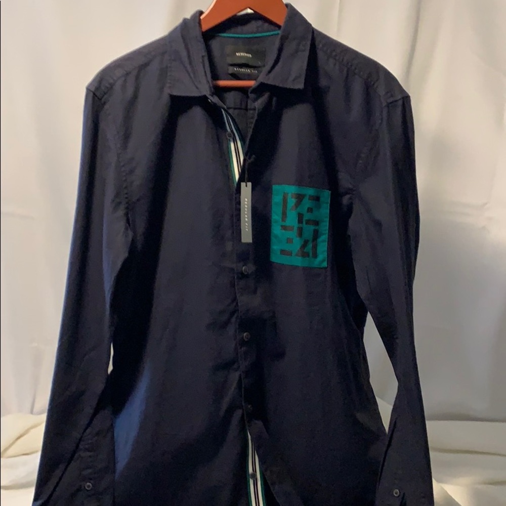 🆕 “Reserved”Navy LS Shirt with Details Sz.Lrg.